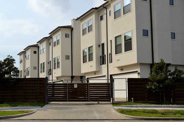Trouver rapidement un logement : qui contacter pour y arriver ?